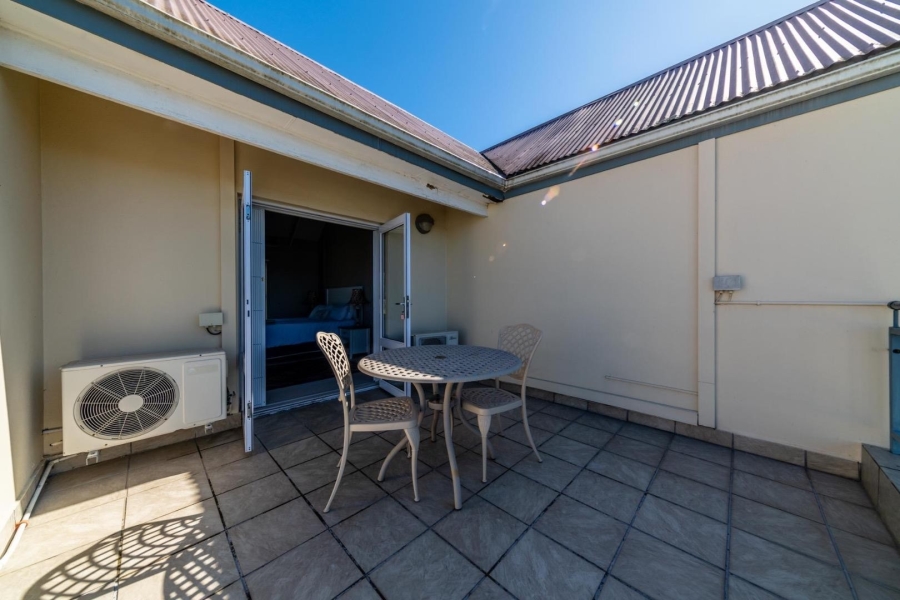 To Let 2 Bedroom Property for Rent in Onder Papegaaiberg Western Cape